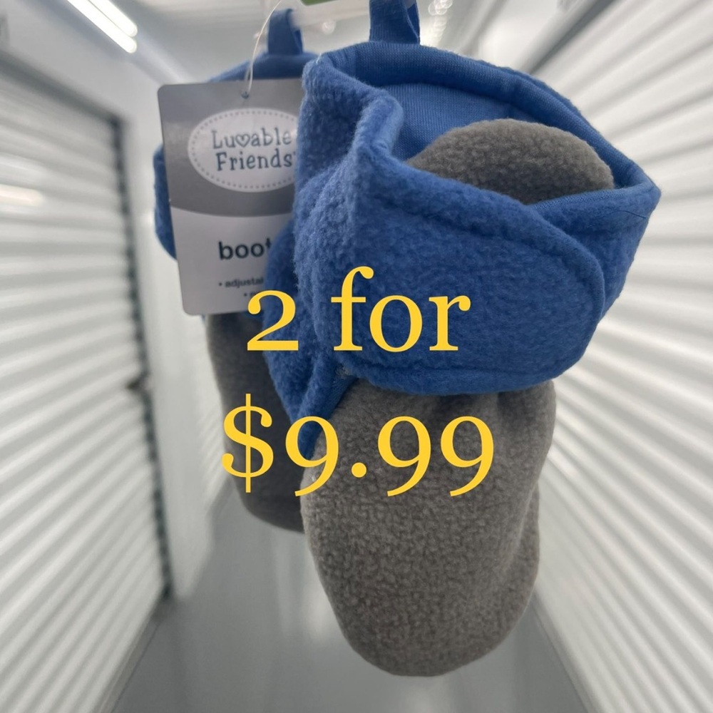 Luvable Friends Blue and Gray Baby Booties